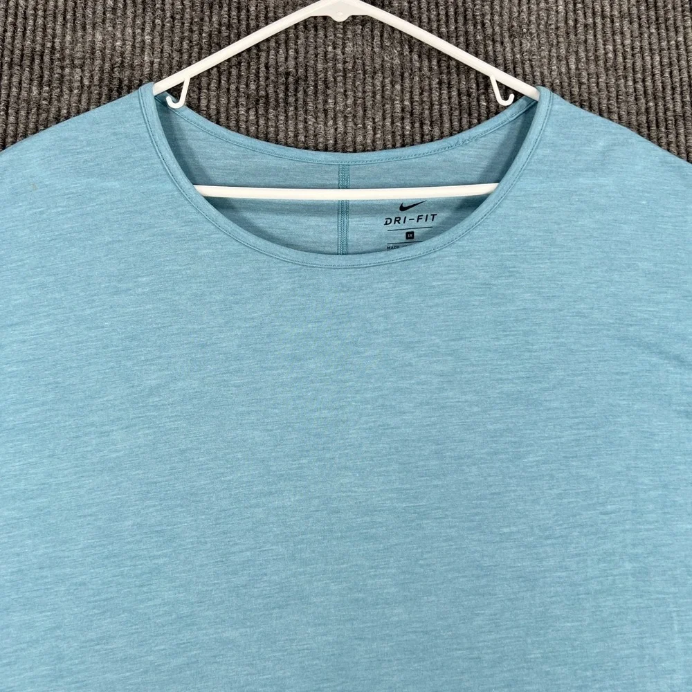Nike Shirt Womens Size 1X Blue Short Sleeve Crew Yoga Training Workout Casual